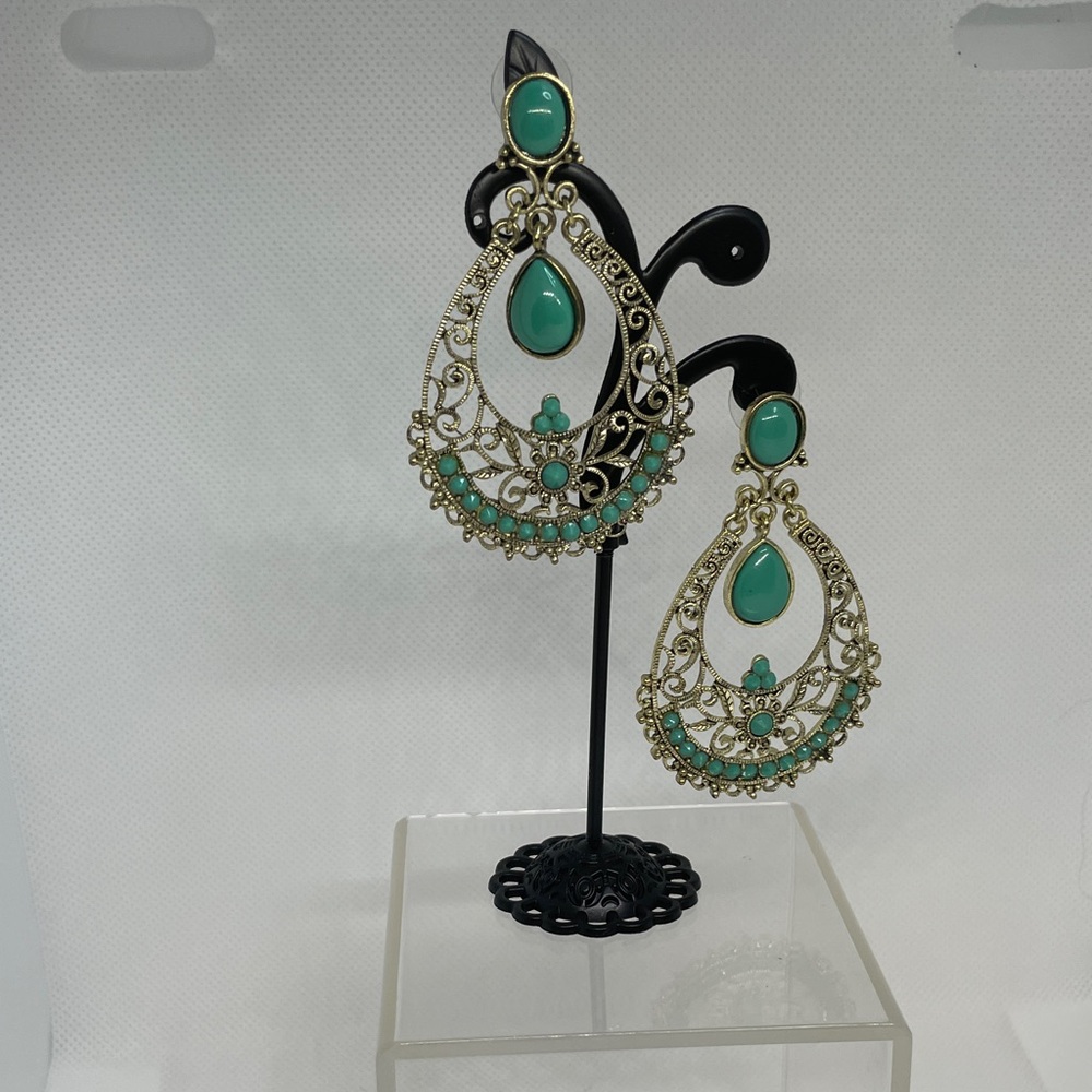 Chic Gold and Turquoise Filigree Earrings